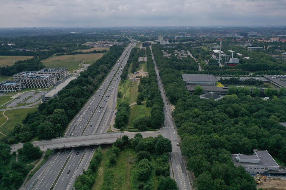 I området omkring Rævehøjvej går arbejdet med at ombygge området ved Rævehøjvej Station nu i gang. Stationen kommer til at ligge cirka hvor busstoppestedet ved motorvejen ligger i dag. Det betyder blandt andet, at der bygges nye adgangsveje.  