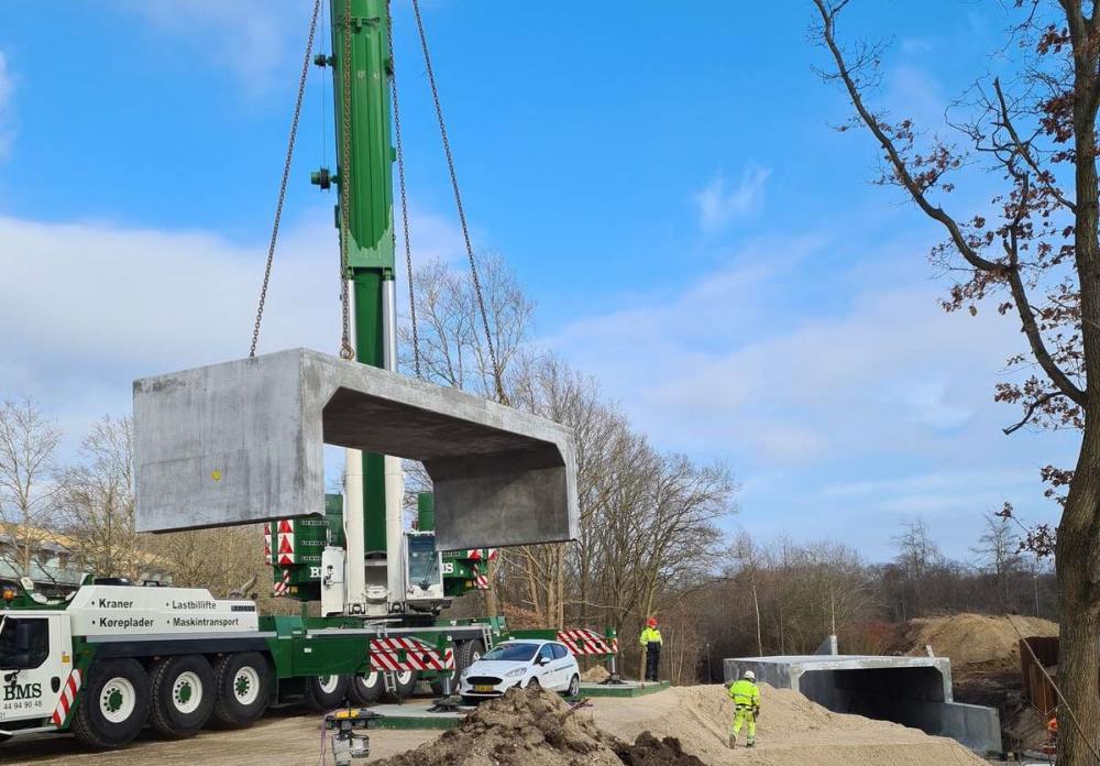 Letbane-byggeriet i Lyngby sommer 2022: Sti-tunnel leveret i elementer 
