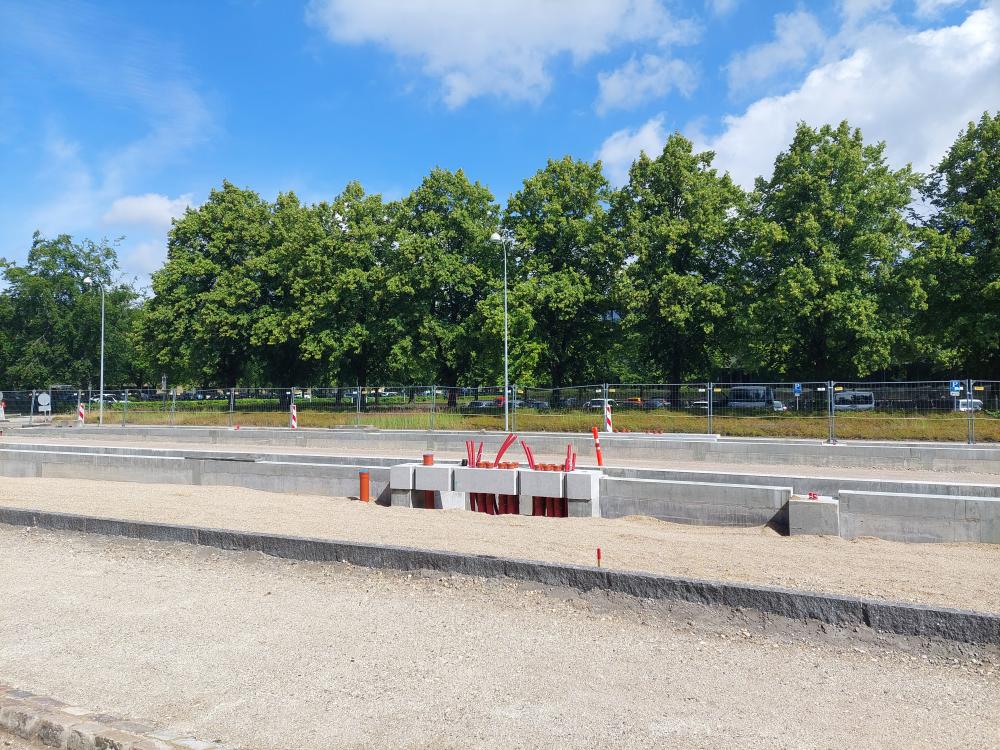 Billede 8: Fundamentet til den kommende station på Anker Engelunds Vej ligger klar. 