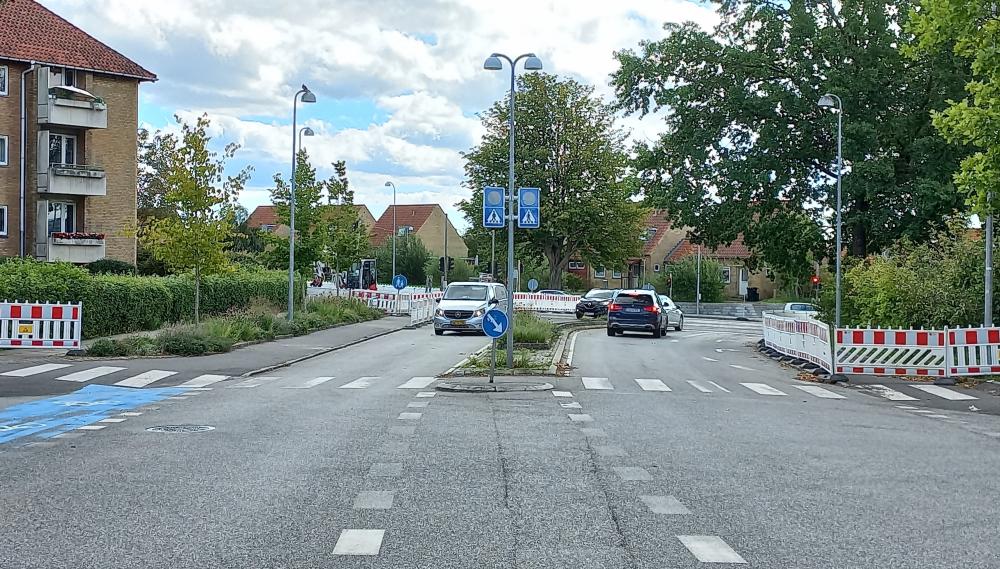 Sorgenfrigårdsvej er nu åben for bilkørsel i begge retninger til og fra Klampenborgvej. 
