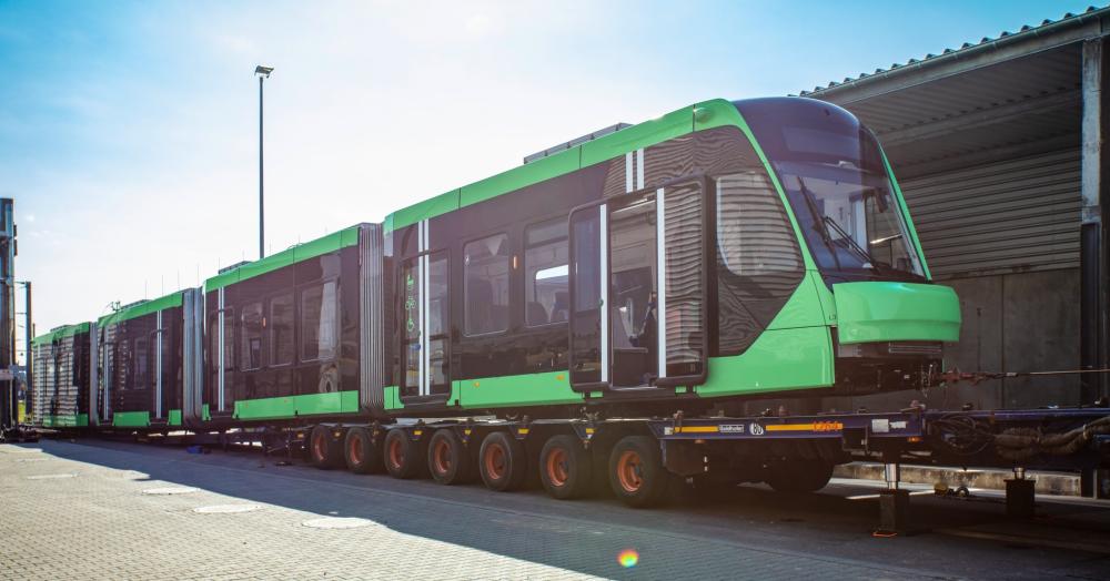  The green light rail trains can be seen in the city from early 2025, when test runs are expected to begin. The picture is from the Siemens Test Center in Germany before departure for Denmark. Photo: Hovedstadens Light Rail.